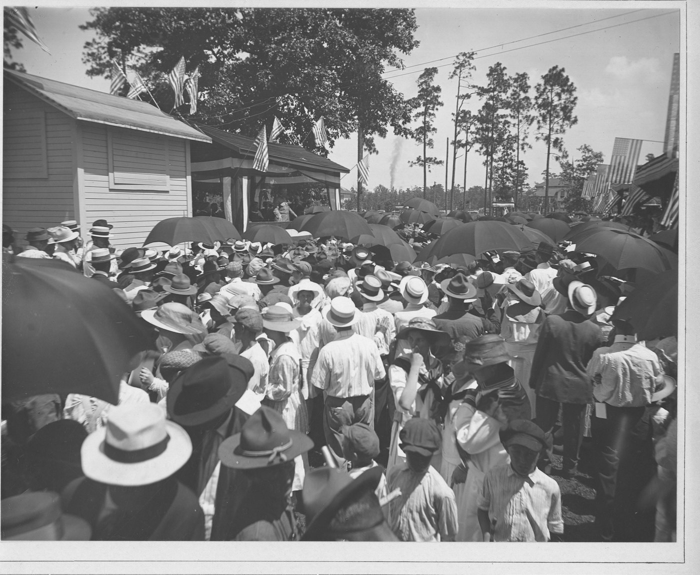 A crowd at the Great Southern Lumber Company grounds at Bogalusa, Louisiana, on Company G Day, 27 July 1917