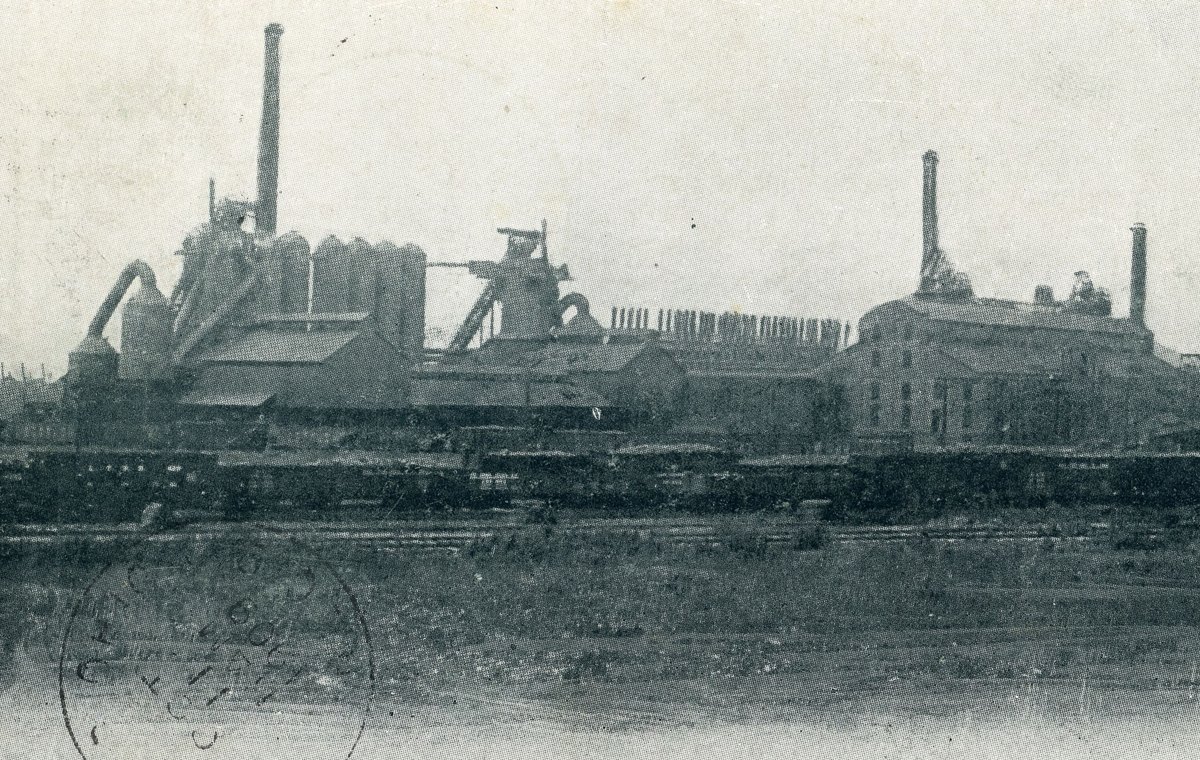 Blast furnaces and power house of the National Tube Company works at Lorain, Ohio, on a postcard of 1909